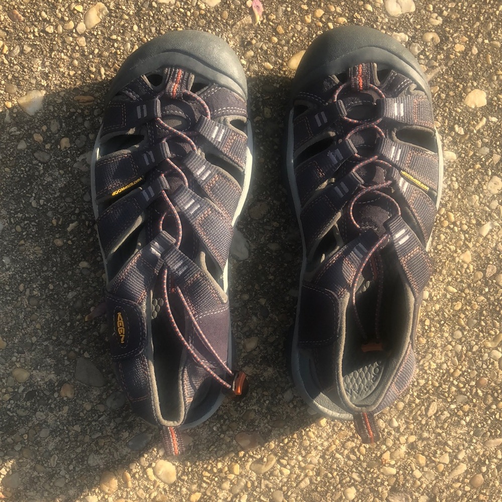 KEEN Men's Closed-Toe Sandals in Navy